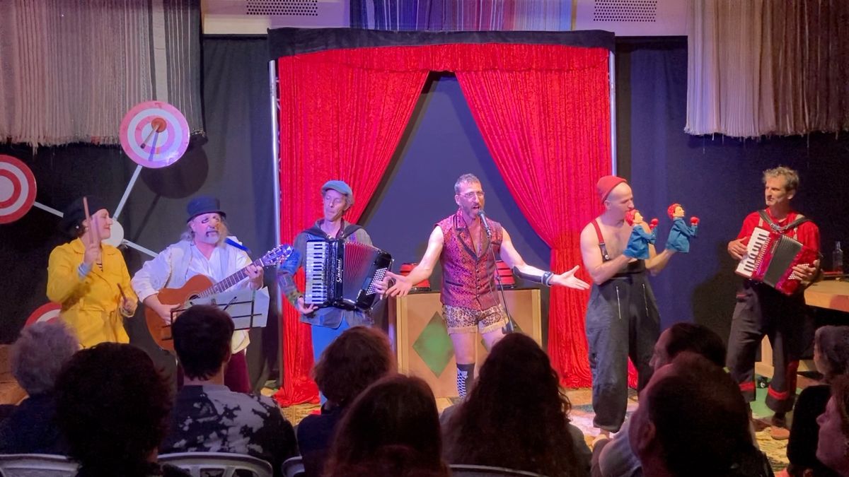 ערב ליצנים שמבוקיה